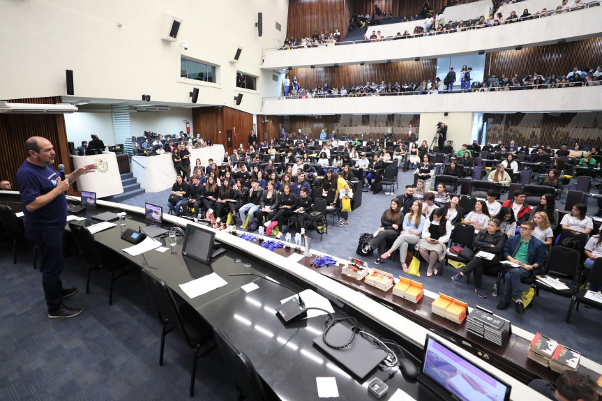 Aulão lotou o Plenário da Assembleia Legislativa na manhã desta sexta-feira (27).