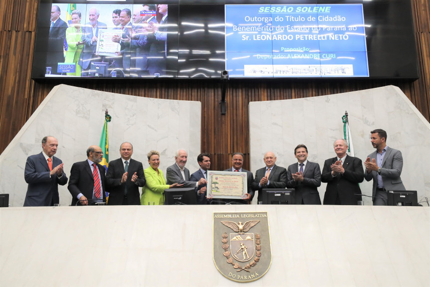 Solenidade lotou o Plenário da Assembleia Legislativa na noite desta terça-feira (24).