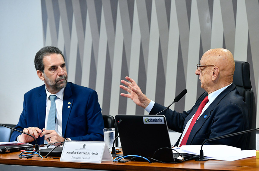 senadores pedem redução da tarifa de energia; diretor de Itaipu esclarece valores — Senado Notícias