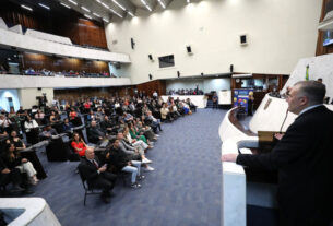 Solenidade lotou o Plenário da Assembleia Legislativa na noite desta terça-feira (28).