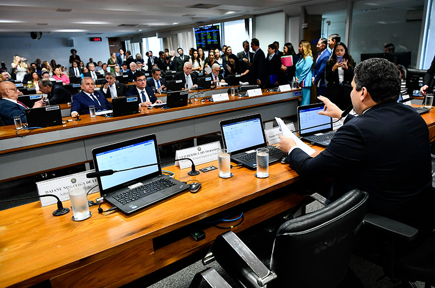 CCJ aprova duas indicações para o CNMP; nomes seguem para Plenário — Senado Notícias