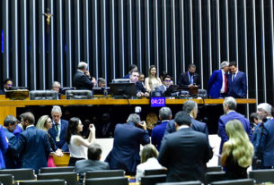 Congresso analisa 34 vetos e 7 projetos de crédito na quinta — Senado Notícias