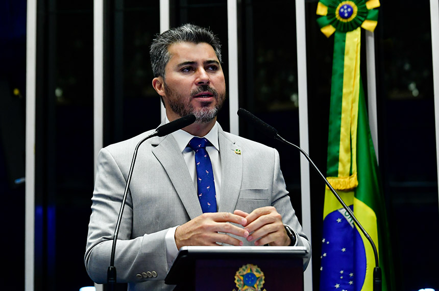 Em discurso, à tribuna, senador Cleitinho (Republicanos-MG).