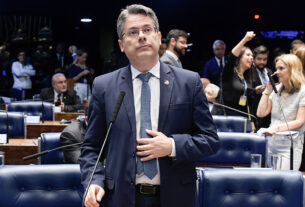 Em pronunciamento, senador Alessandro Vieira (Cidadania-SE).