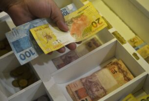 Salário mínimo de R$ 1.412 entra em vigor nesta segunda-feira