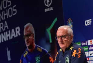 Seleção inspira o mundo e precisa voltar a vencer, diz Dorival Júnior