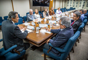 Após reunião com líderes, novo projeto sobre desoneração ganha força — Senado Notícias