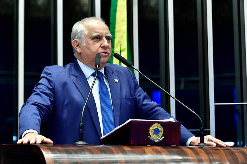 Em discurso, à tribuna, senador Izalci Lucas (PSDB-DF).