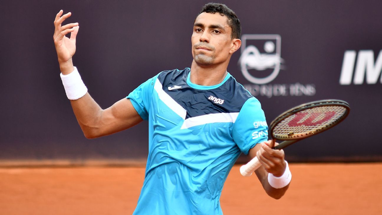 Thiago Monteiro ameaça reação, mas é eliminado por argentino no Rio Open