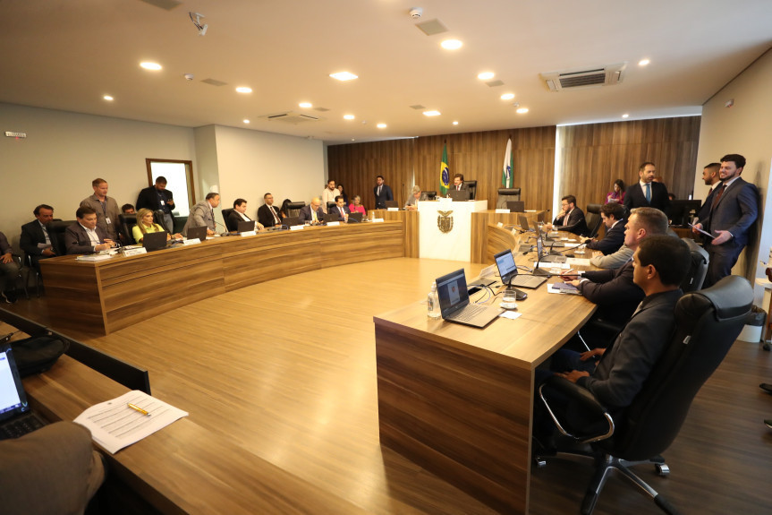 Reunião ocorreu nesta terça-feira (12), em Curitiba.