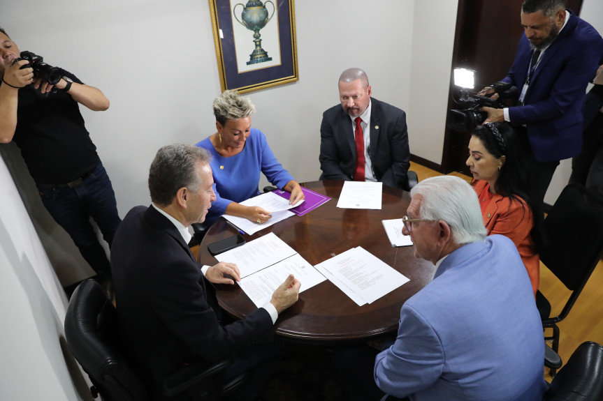 Reunião ocorreu na manhã desta quarta-feira (6).