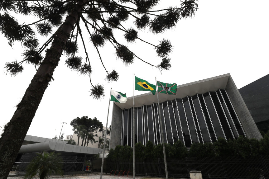 Homenagens, solenidades e pautas femininas ganham ainda mais relevância na Assembleia Legislativa do Paraná.