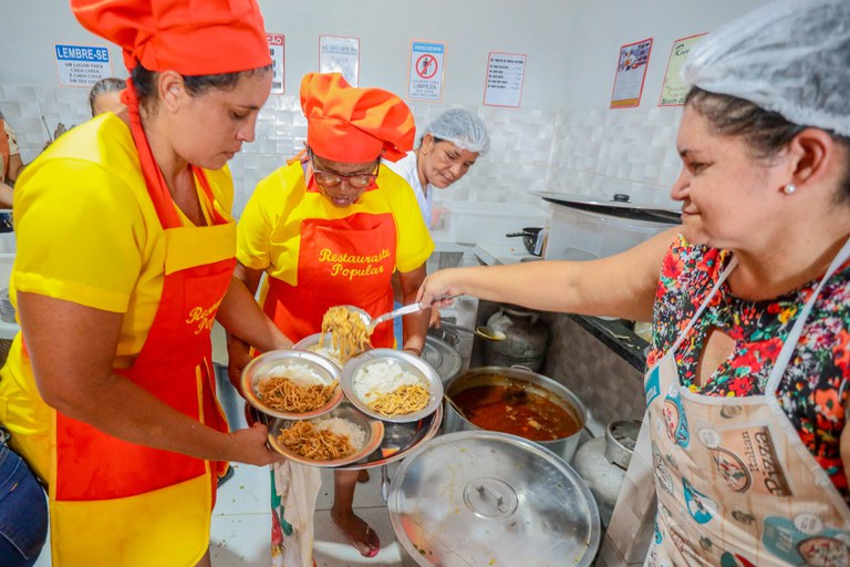 Ministro do Desenvolvimento e Assistência Social participa de inauguração de restaurante popular em Luzilândia (PI) — Agência Gov