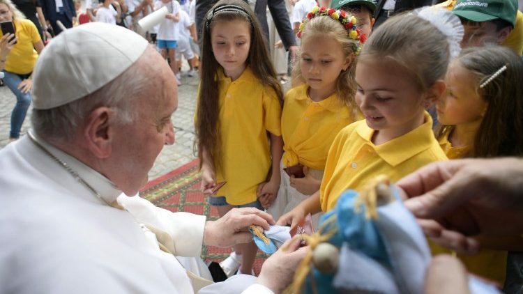 Papa Francisco divulga mensagem para a primeira Jornada Mundial das Crianças - Arquidiocese de Mariana