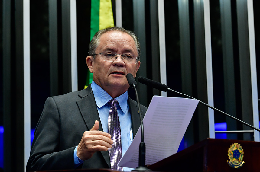 À tribuna, em discurso, senador Zequinha Marinho (Podemos-PA).