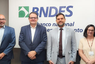 Deputado Goura (PDT) participou de reunião no BNDES, em Brasília, sobre os novos contrato de concessão do transporte coletivo de Curitiba.