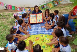 Brincadeiras e contaÃ§Ãµes de histÃ³rias marcam Dia do Livro Infantil na Rede Municipal de Ensino