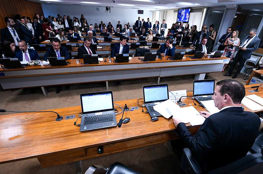 CAE debate impactos no mercado após três anos de vigência da Lei do Gás — Senado Notícias