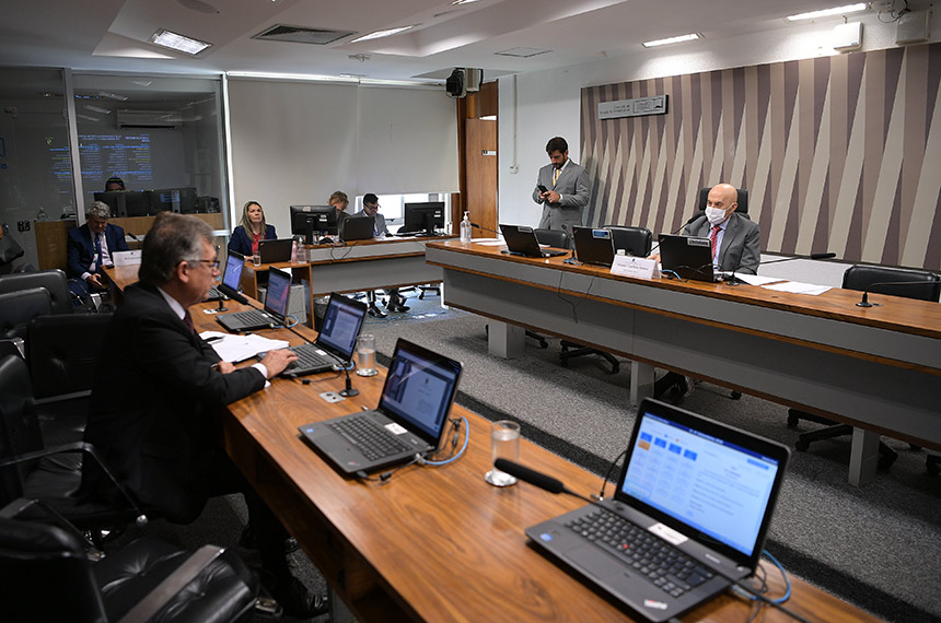 CI aprova individualização da conta de luz para residências multifamiliares — Senado Notícias