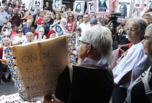 Caminhada em São Paulo lembra golpe militar e faz homenagem às vítimas