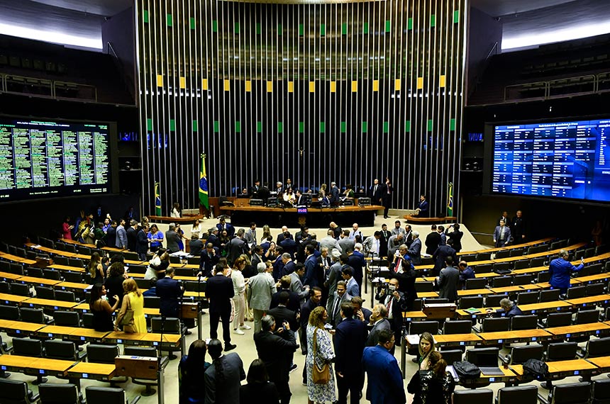 Com vetos polêmicos, sessão do Congresso é adiada para maio — Senado Notícias