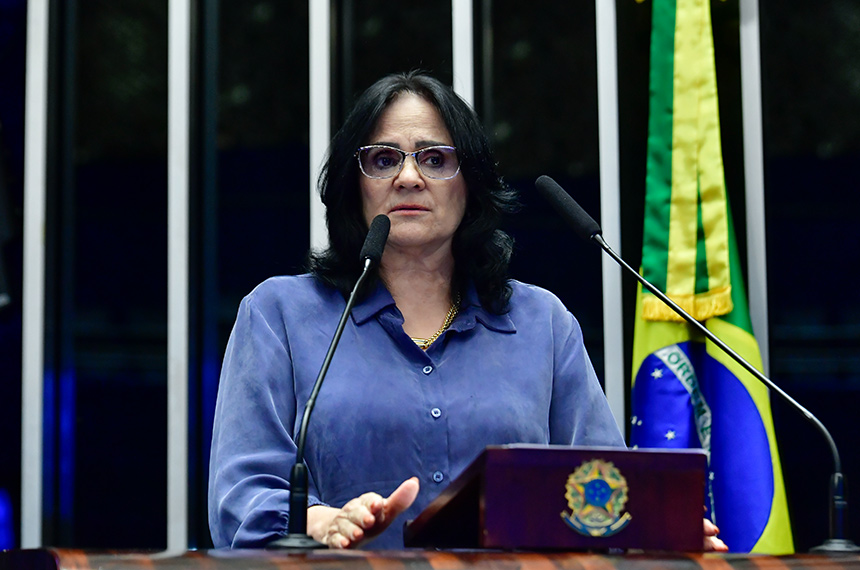 Em discurso, à tribuna, senadora Damares Alves (Republicanos-DF).