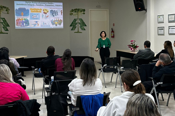 Diretores de hospitais do Norte Pioneiro debatem ajustes do fluxo hospitalar na região