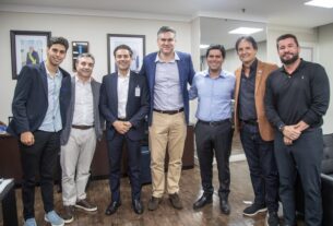 Ministério do Esporte recebe piloto brasileiro, uma promessa na Fórmula 1 — Agência Gov