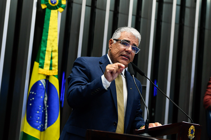 Em discurso, à tribuna, senador Eduardo Girão (Novo-CE).