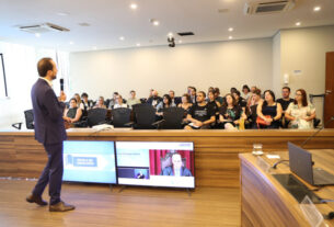 Aula foi ministrada pelo diretor Legislativo da Assembleia, e diretor também da Escola do Legislativo, Dylliardi Alessi.