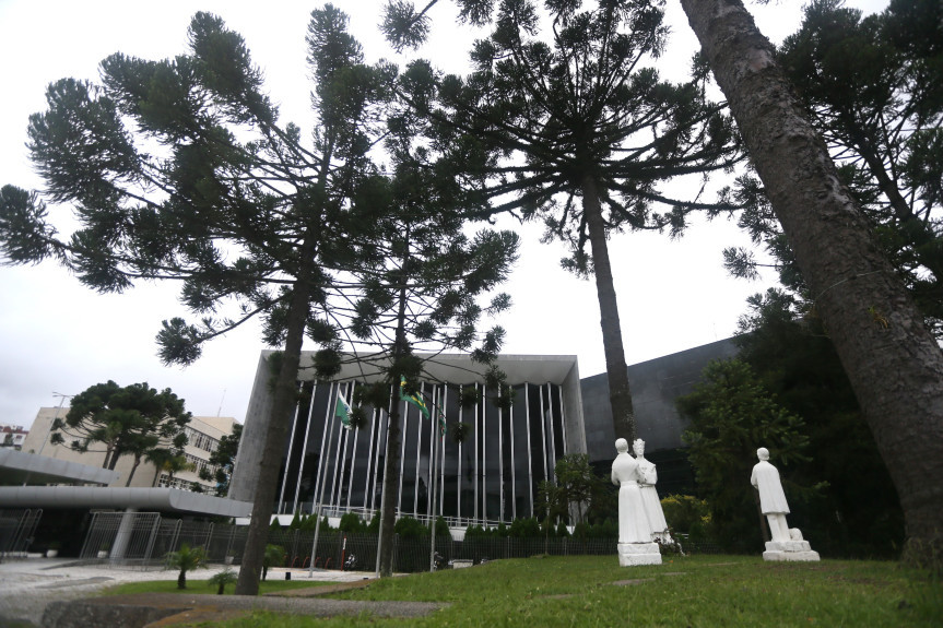 Vinte e quatro itens estão na pauta da sessão plenária da próxima segunda-feira (28).