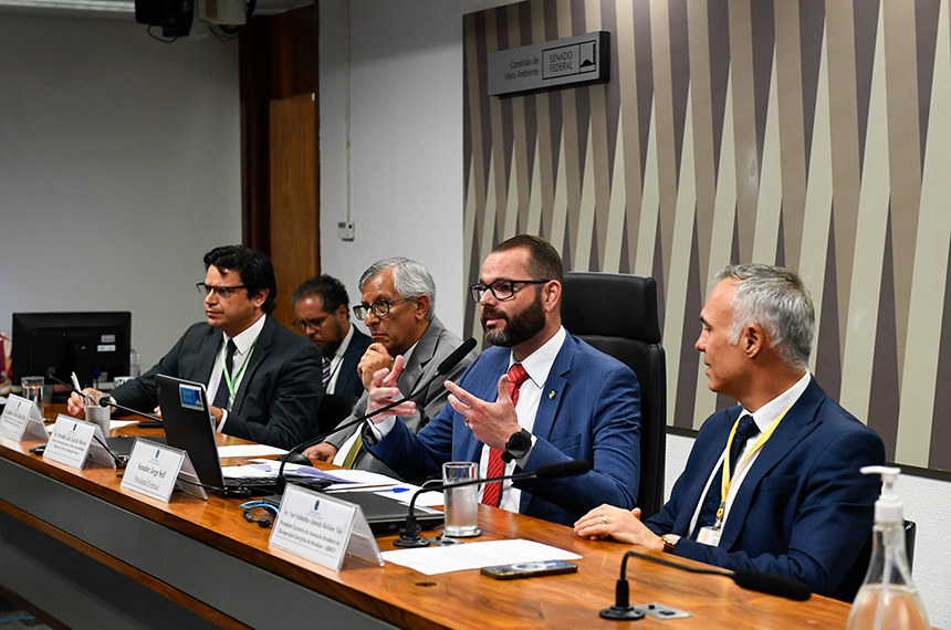 Debatedores defendem reciclagem e aproveitamento energético de resíduos — Senado Notícias