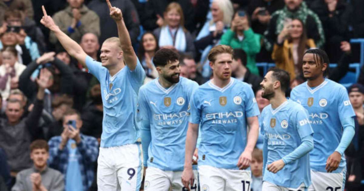 Haaland faz quatro na goleada do City