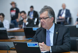 Em pronunciamento, à bancada, relator do PL 1.063/2022, senador Laércio Oliveira (PP-SE).