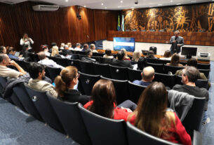 A oficina propôs uma reflexão sobre a Comunicação Digital em tempos de IA.