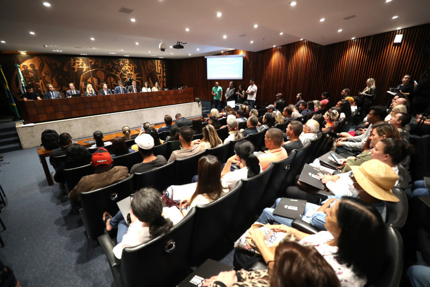 A questão da saúde mental foi abordada durante uma audiência pública realizada na Assembleia Legislativa do Paraná, na tarde desta quarta-feira (19).