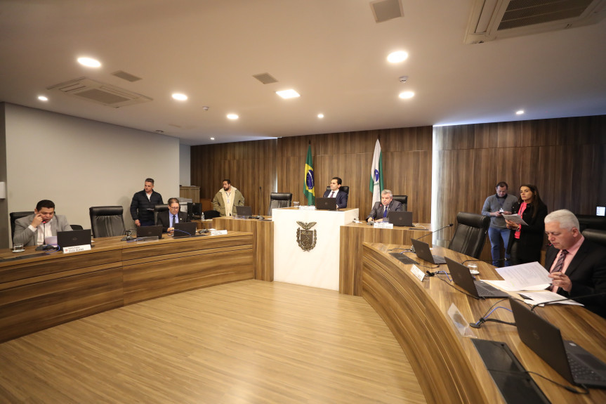 Reunião ocorreu no início da tarde desta terça-feira (25), no Auditório Legislativo.