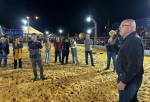 "As feiras reúnem shows, esportes como rodeio, exposições de produtos, equipamentos e alimentos, aquece a economia, movimenta várias atividades profissionais, são atrações turísticas e levam lazer e cultura à população", disse Romanelli.