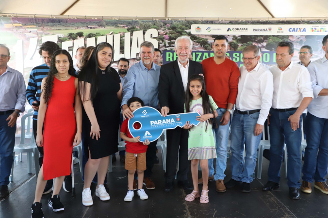 Com o Casa Fácil Paraná, 143 famílias de Paraíso do Norte conquistam moradia própria