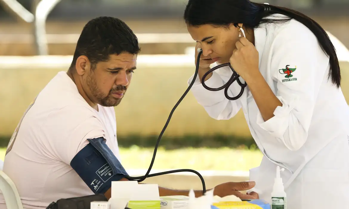 Em MG, ministra Nísia Trindade reforça compromisso com fortalecimento do SUS — Agência Gov