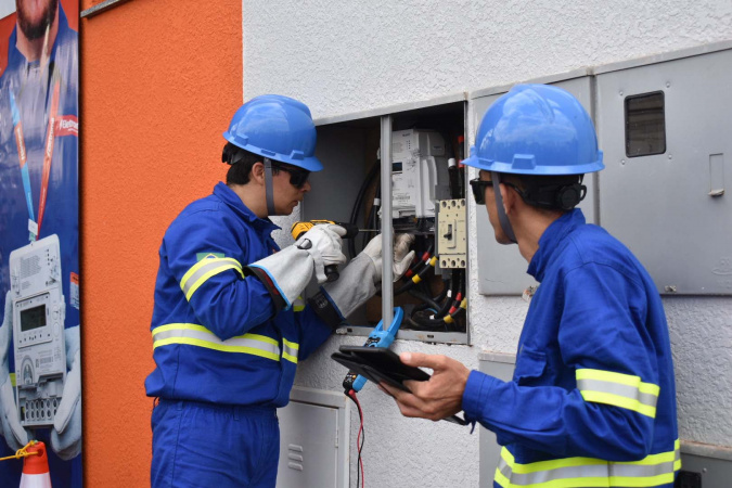 Em nova etapa de modernização, Copel instala medidores inteligentes em Cascavel