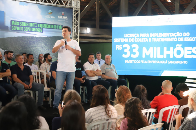 Governador entrega licença para sistema de coleta e tratamento de esgoto na Ilha do Mel