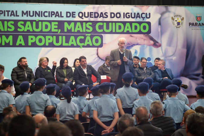 Governo inaugura obras e anuncia investimentos para Quedas do Iguaçu