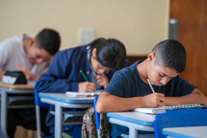 Justiça suspende greve dos professores da rede estadual