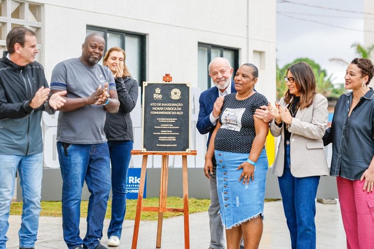 Presidente Lula participa de entrega de casas do programa Morar Carioca, no RJ — Agência Gov