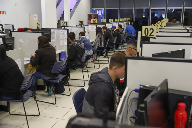 Agências do Trabalhador iniciam semana com novo recorde do ano: 22 mil vagas