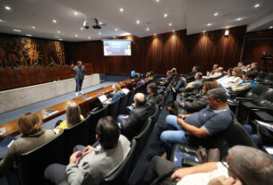 A oficina em mídias sociais ministrada pelo Interlegis, programa do Instituto Legislativo Brasileiro (ILB) do Senado Federal, ocorreu no último mês de junho, no Plenarinho da Casa.