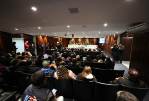 Audiência ocorreu no Plenarinho da Assembleia na noite desta segunda-feira (15).