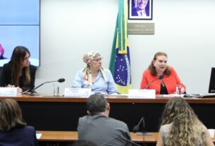 Audiência Pública - Prevenção, combate e reabilitação dos diversos tipos de cegueiras. Coordenadora da Coalizão Vozes do Advocacy Diabetes e Obesidade. - Coalizão Vozes do Advocacy Diabetes e Obesidade, Vanessa Pirollo. Representante - Retina Brasil, Ângela Sousa e Dep. Fernanda Pessoa (UNIÃO - CE)