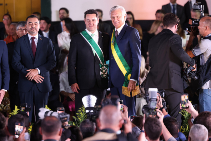 Em Goiás, Ratinho Junior recebe a Comenda da Ordem do Mérito de Anhanguera